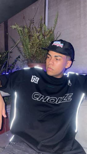 Customer photo review of Vencae™ TEE - CHOIZE