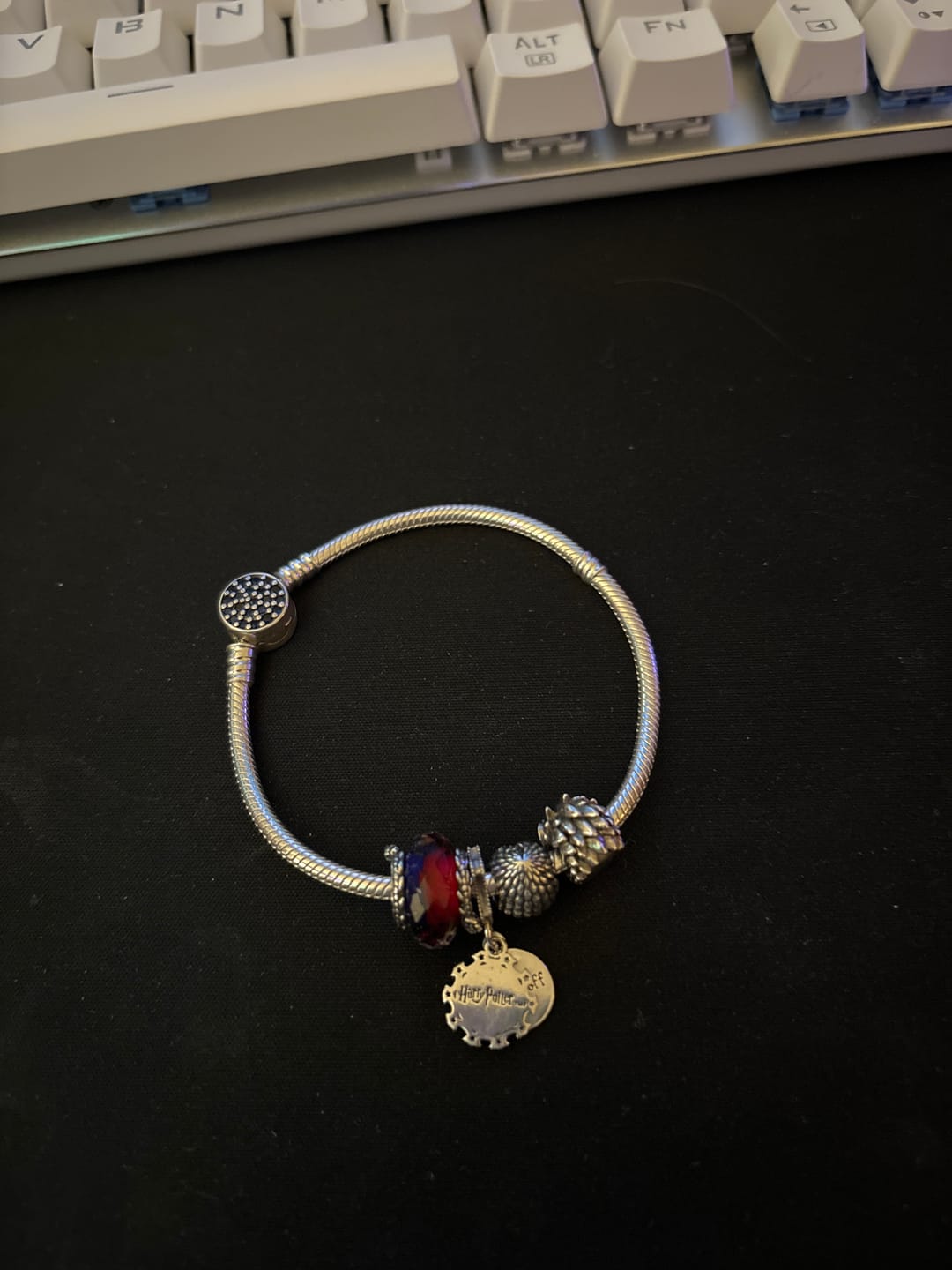Customer photo review of Pulsera Luna Llena
