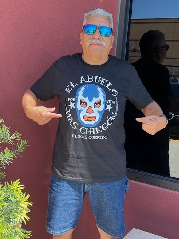 Customer photo review of El Abuelo Mas Chingón OG T-Shirt