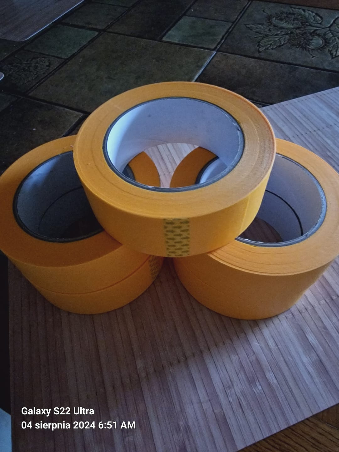 Customer photo review of Basic Goldband - Klebeband Malerkrepp UV30 100°