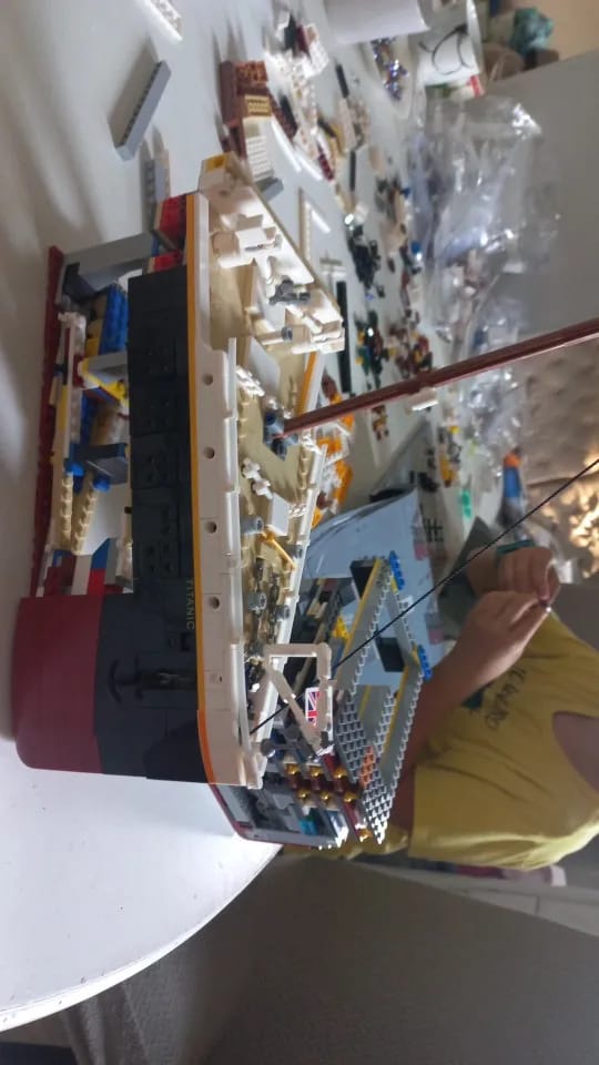 Customer photo review of Titanic Géant en briques 9090pcs