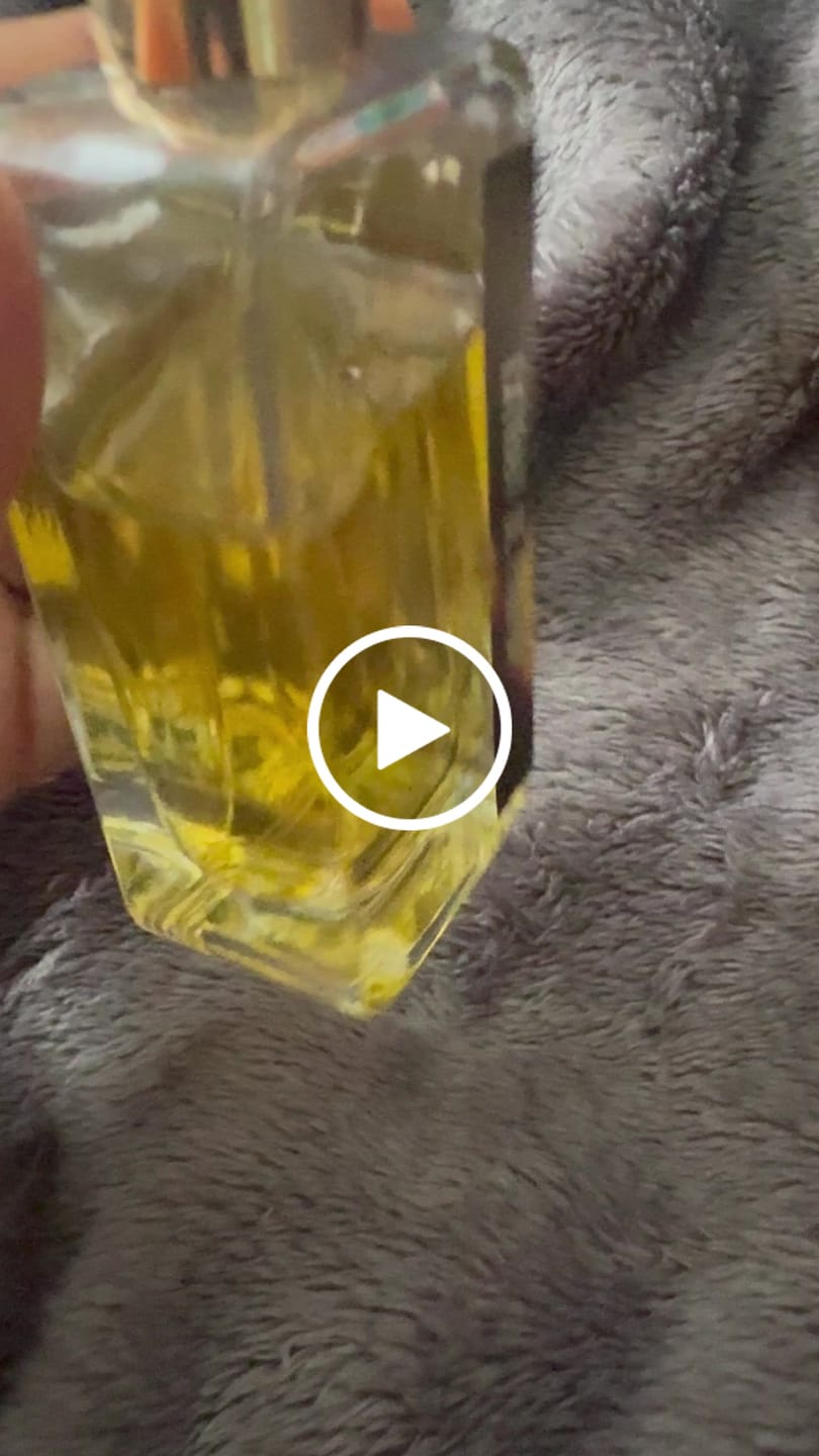 Customer video review of Puffletuft's White Milk