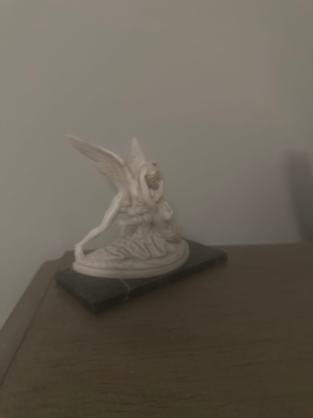 Customer photo review of Amore e Psiche Statua in marmo altezza 14 cm