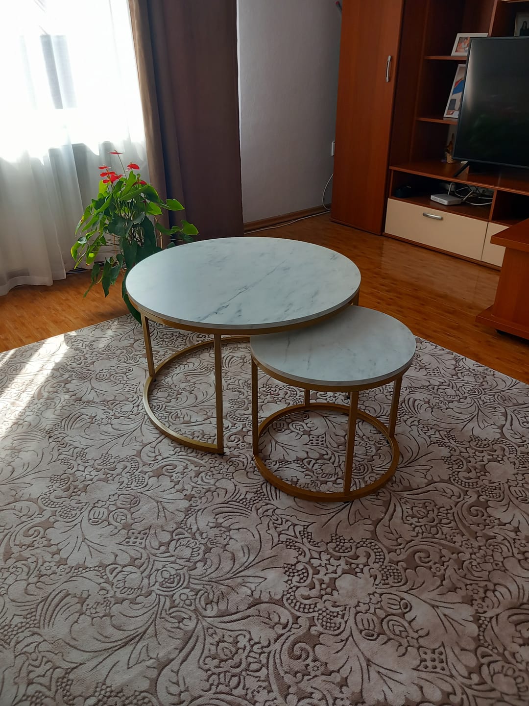 Customer photo review of Set 2 masute cafea PAOLA, alb cu efect de marmura/auriu