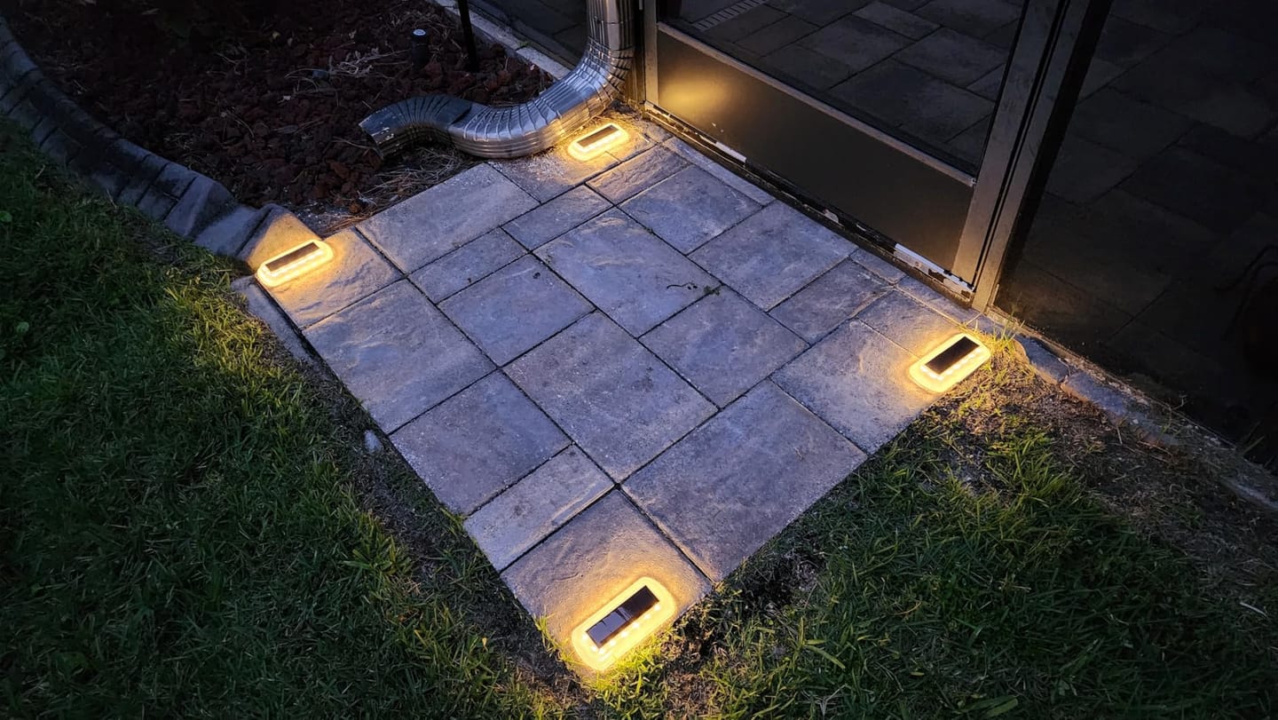 Customer photo review of Solar Deck Light Outdoor Dock Light for Outdoor Balcony Fence Blue/Warm White