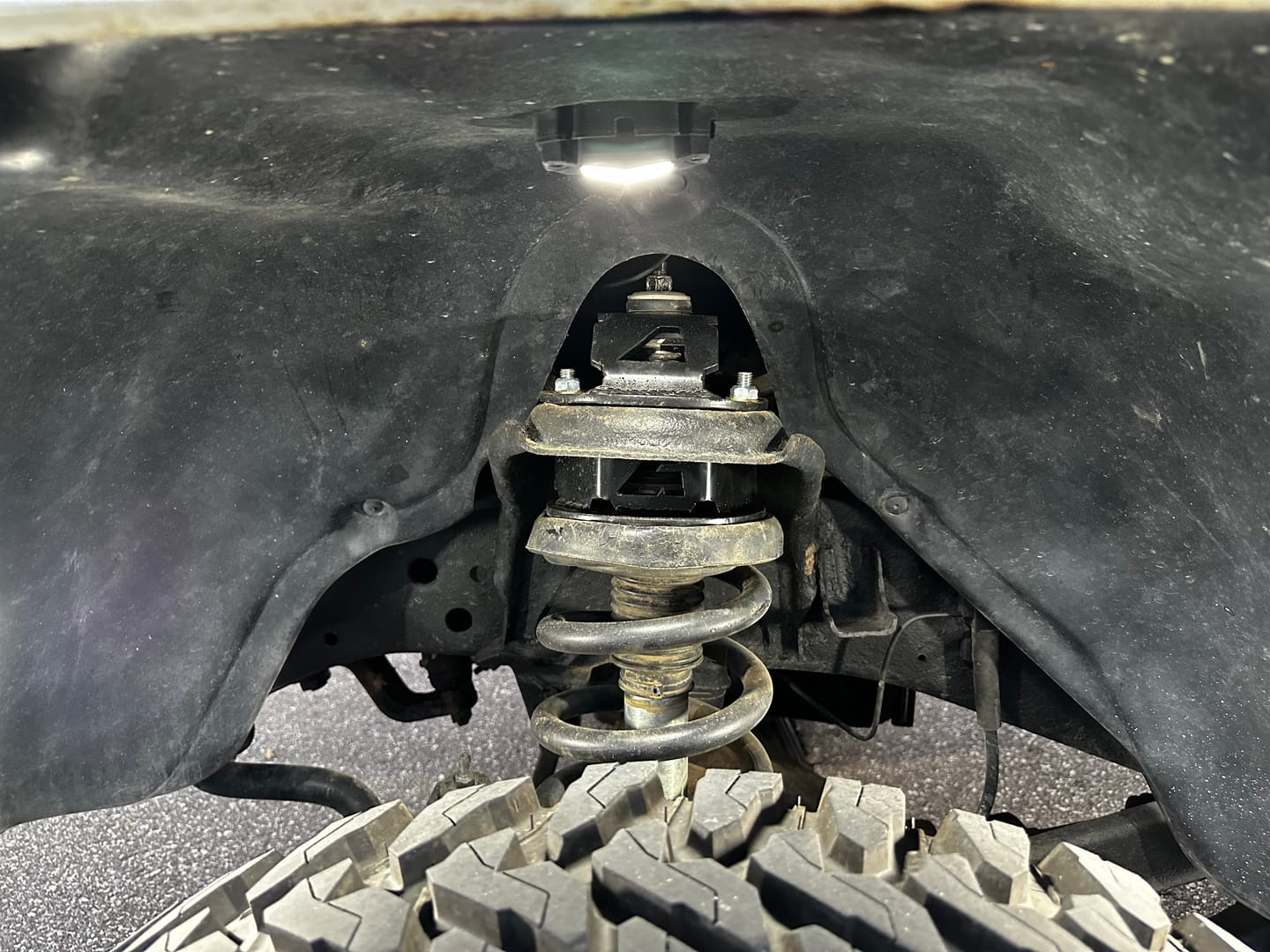 Customer photo review of 1994-2013 Dodge Ram 2500 / 3500 4x4 Leveling kit with shock tower