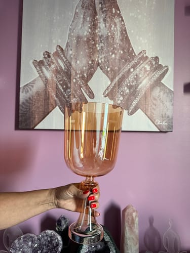 Customer photo review of Amber Clear Crystal Singing Grail Bowl Yoga Chakra Meditation Quartz Instrument