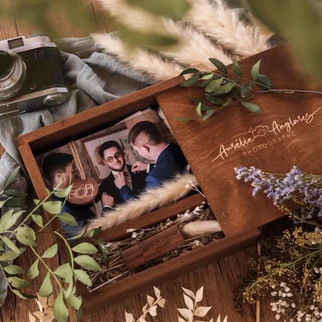 Customer photo review of 4 x 6 sliding lid photo box + compartment