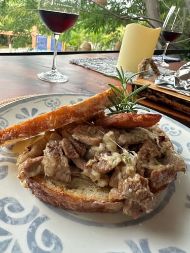 Reseña con foto de un cliente sobre Short Rib 1, 2, 3 Pieza Básica