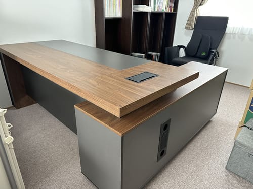 Customer photo review of Boss Desk President Desk Simple Modern Large Desk with Side Bookcase