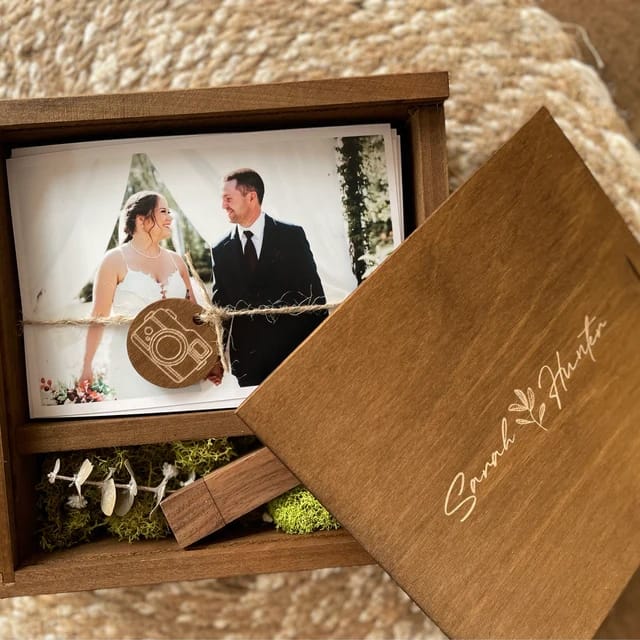Customer photo review of 4 x 6 sliding lid photo box + compartment