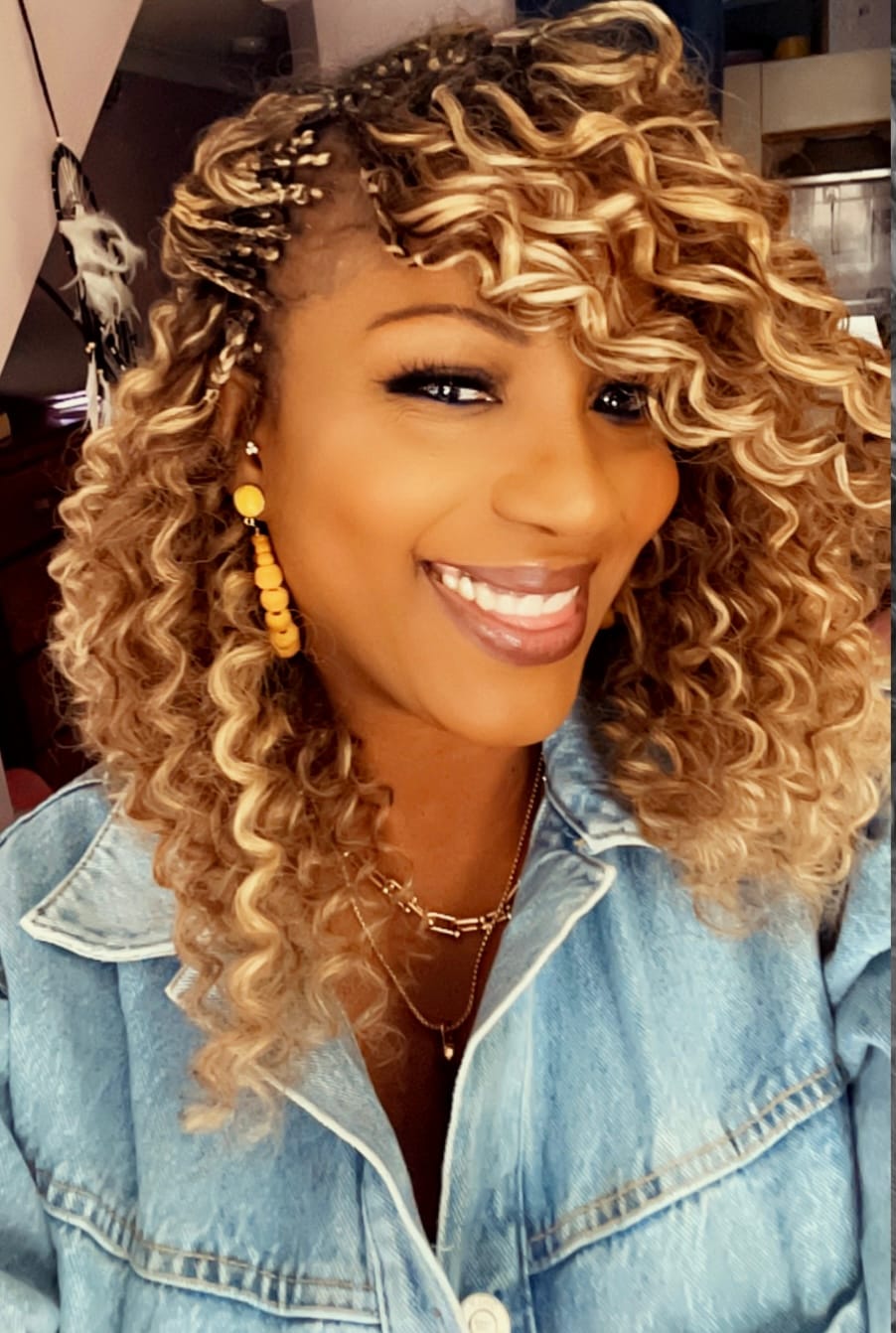 Customer photo review of #4/#613 Piano Color Deep Wave Bulk Hair Extensions for Braiding