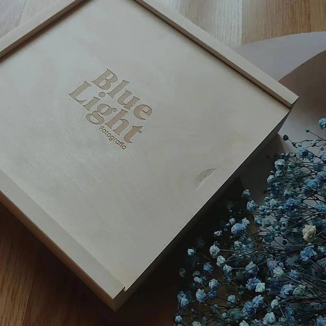 Customer photo review of 4 x 6 sliding lid photo box + compartment