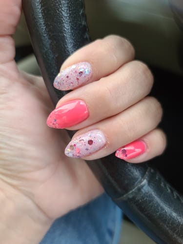 Customer photo review of D687 Juicy Pink Shimmer Dip Powder