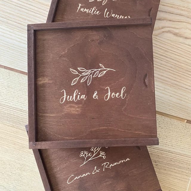 Customer photo review of 4 x 6 sliding lid photo box + compartment