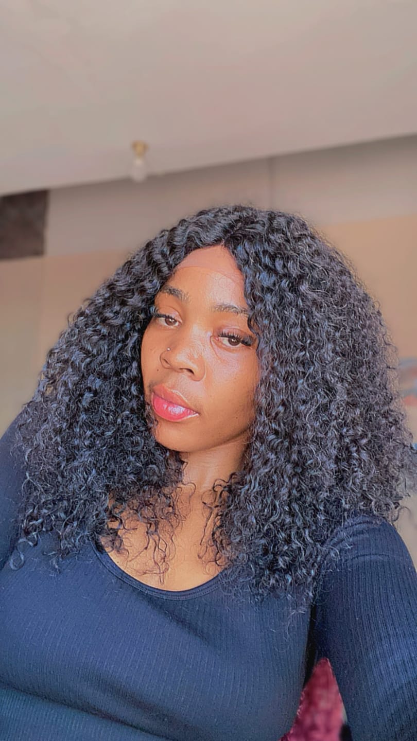Customer photo review of Glue-less Frontal Middle Part Closure Jerry Wig