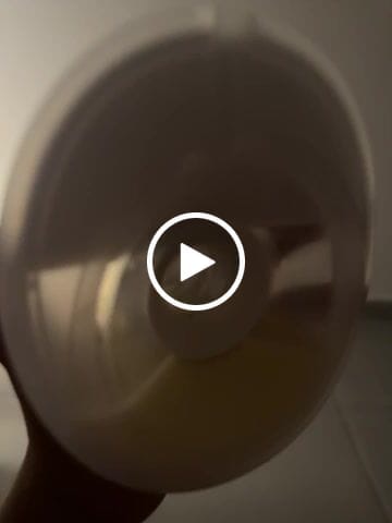 Customer video review of Momcozy M5 Wearable Breast Pump