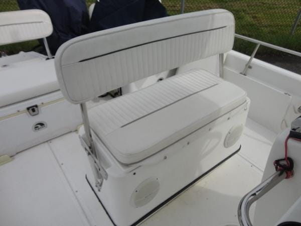 Customer photo review of Boston Whaler Dauntless 14', 16', 18', 22' And 150/170 Montauk RPS Seat Cushion (Bright White)