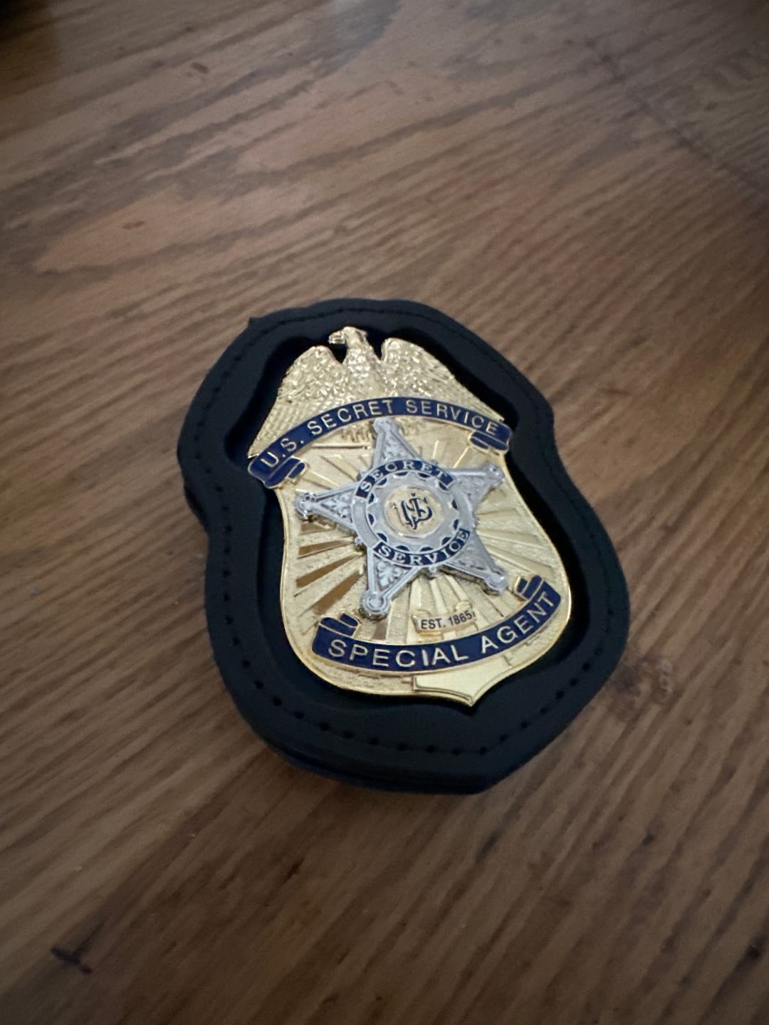 Customer photo review of USSS US Secret Service Special Agent Badge Solid Copper Replica Movie Props