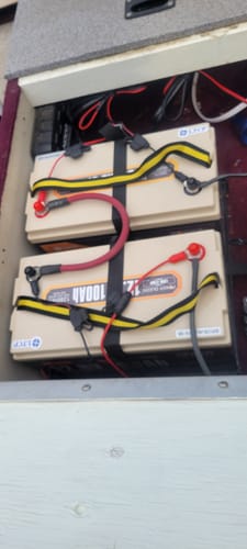 Customer photo review of ⚡[Final $189]⚡Power Queen 12V 100Ah Low-Temp Deep Cycle Lithium Battery