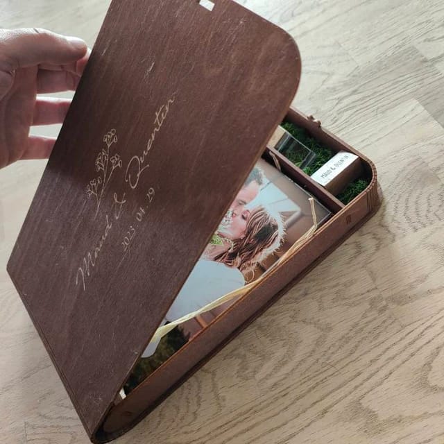 Customer photo review of 5 x 7 yoga photo box + compartment