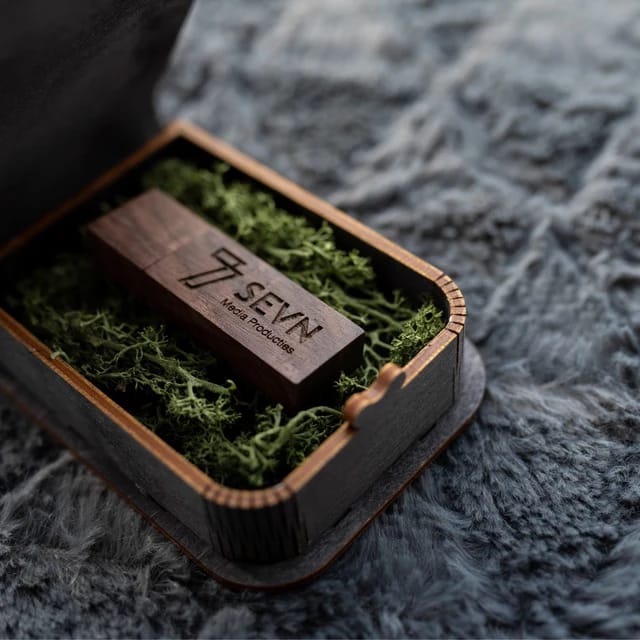 Customer photo review of Yoga USB box with moss filler