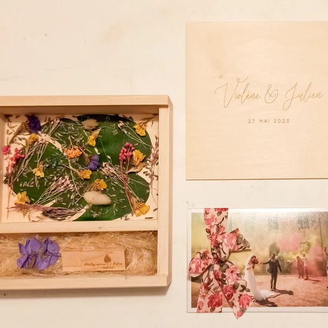 Customer photo review of 4 x 6 sliding lid photo box + compartment