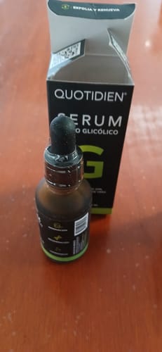 Customer photo review of NUEVO: Kit Los 4 Fantásticos (44% OFF) - Serum de Vitamina C 30ml + Serum de Niacinamida 30ml + Serum Ácido Glicólico 30ml + Serum de Ácido Hialurónico 30ml