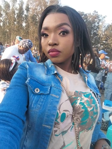 Customer photo review of KAMO - Brazilian 13x4 Lace Front Wig