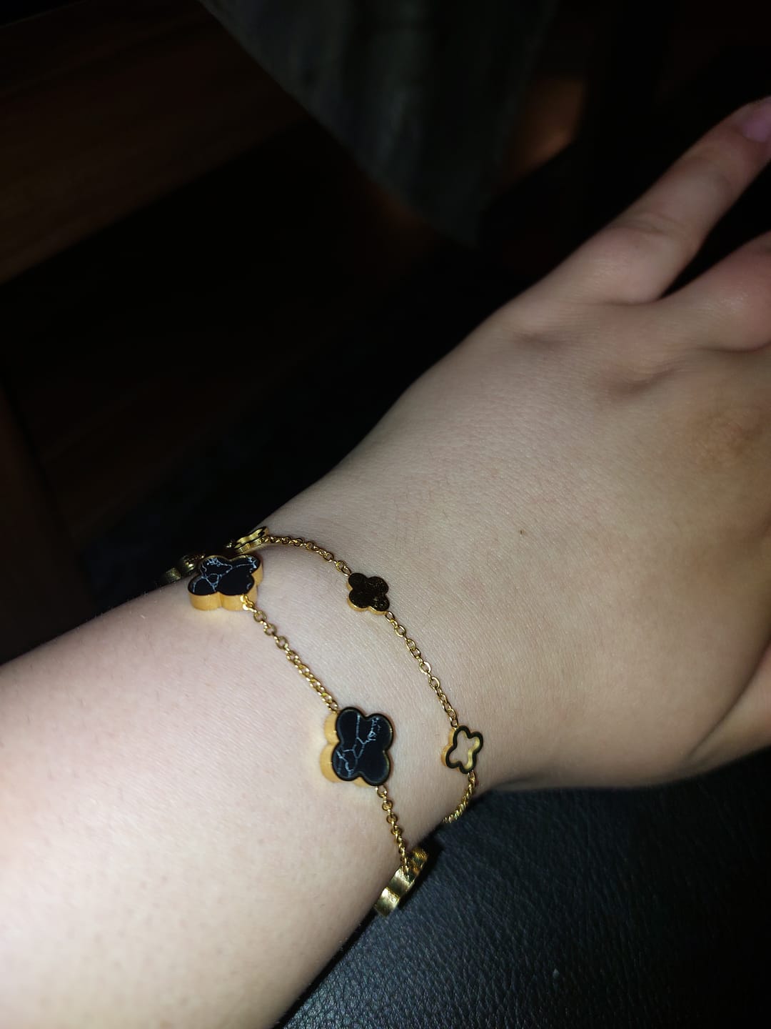 Customer photo review of Clover Marmor Armband | 18K vergoldet
