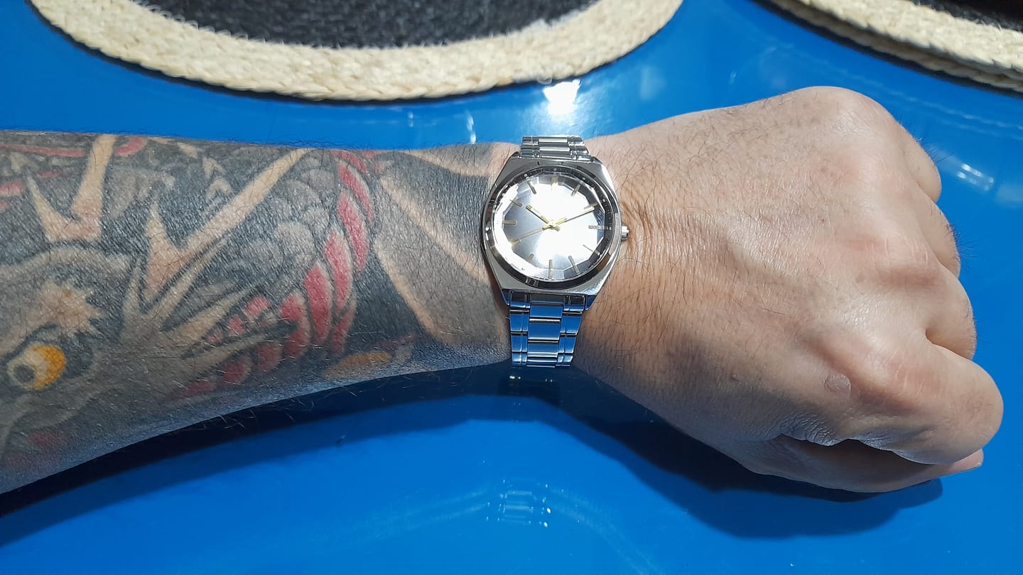 Customer photo review of Reloj Q&Q JDM QB78-202 Caja de Acero y Cristal Biselado 36mm
