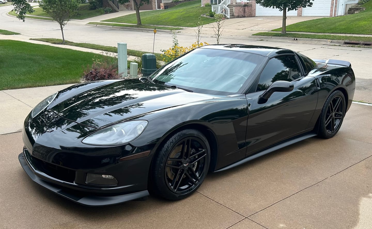 Customer photo review of Corvette C6 Base Model Extended Front Splitter Lip & Side Skirts Rocker Panels