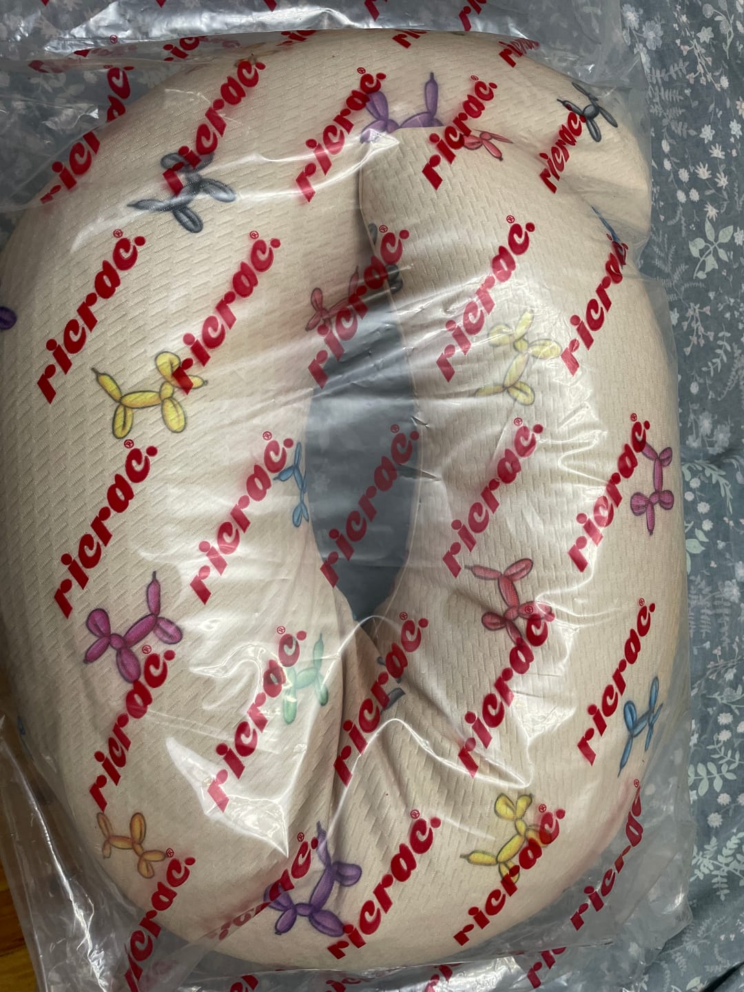 Customer photo review of Ranfalad- 2 in 1 Feeding and Infant Support Pillow