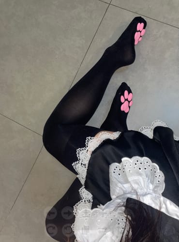 Customer photo review of cat paw socks H025