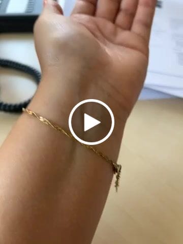 Customer video review of Twisted Simple Armband 14K Vergoldet