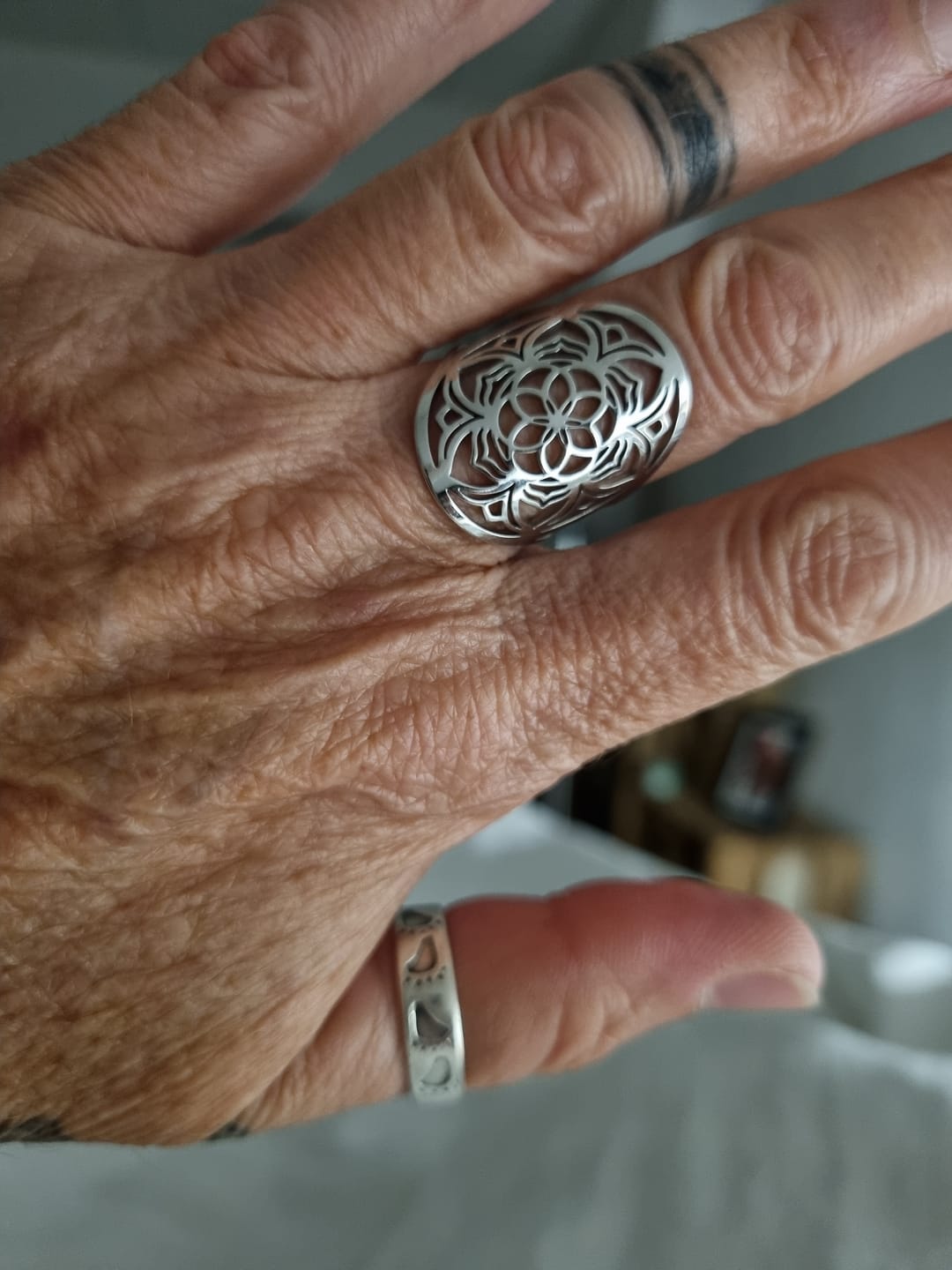Customer photo review of Bague Ajustable "Fleur de Mandala"