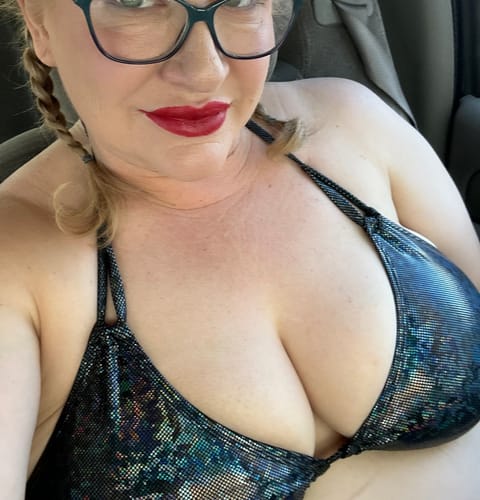 Customer photo review of Ghoul Glitter Black Triangle Top