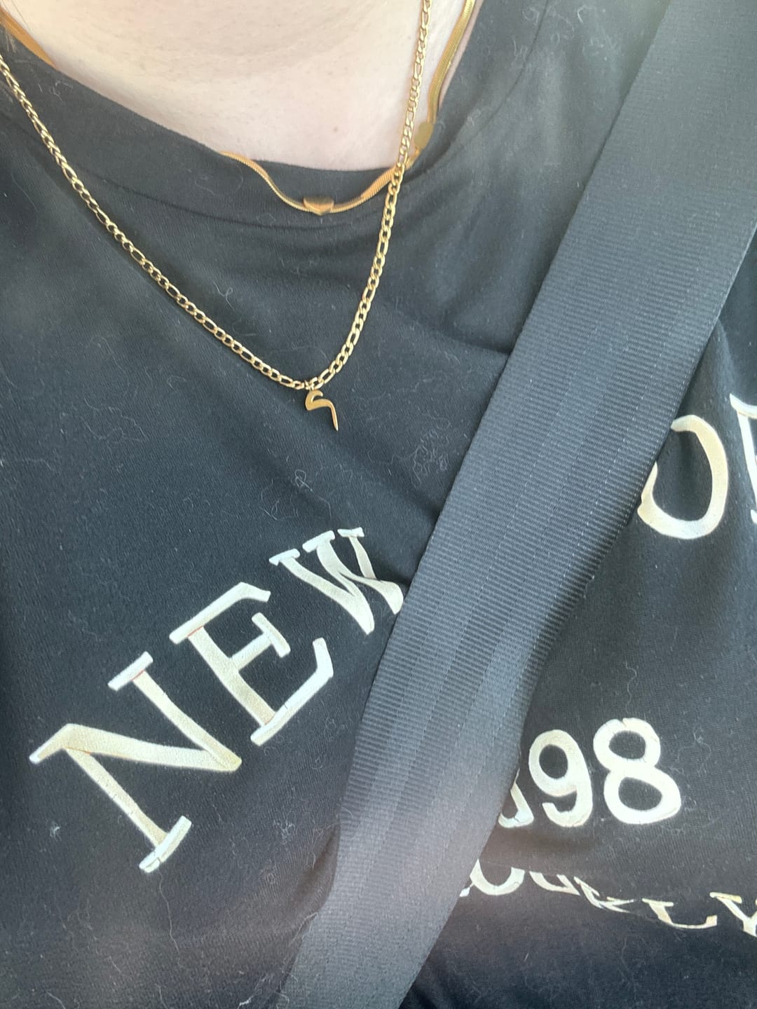 Customer photo review of Arabic Letter Halskette | 18K vergoldet