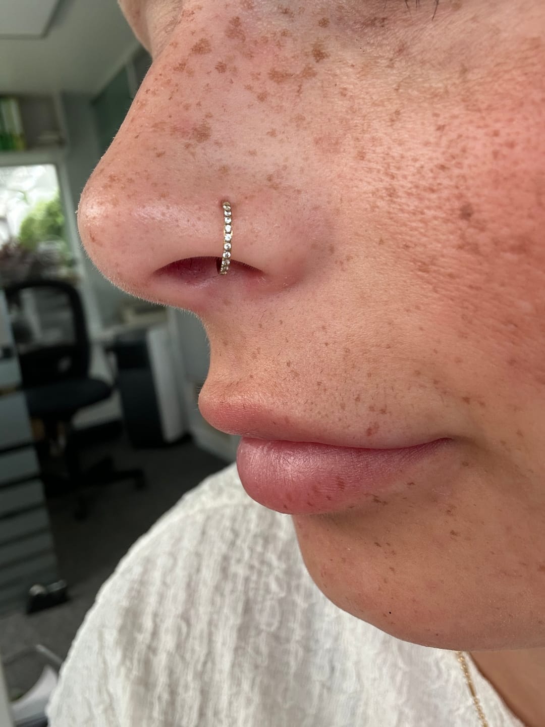 Customer photo review of Zircon Clicker | Nasen- & Ohrpiercing