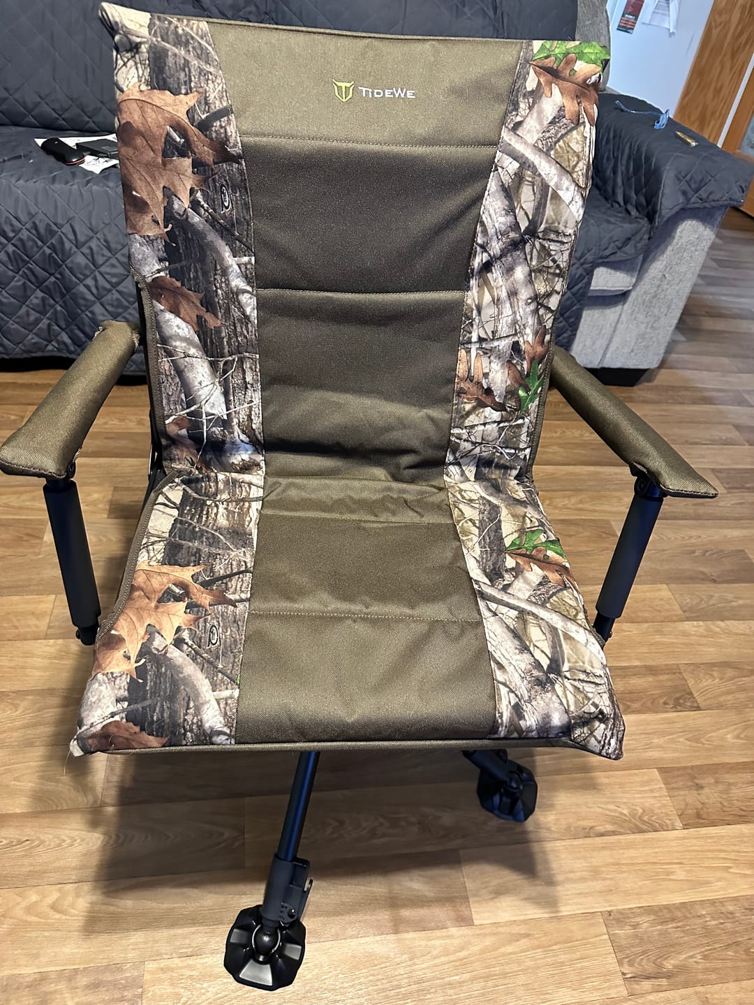 Customer photo review of TideWe Heated Hunting Chair Adjustable Height 360°  Swivel Blind Chair With Armrests