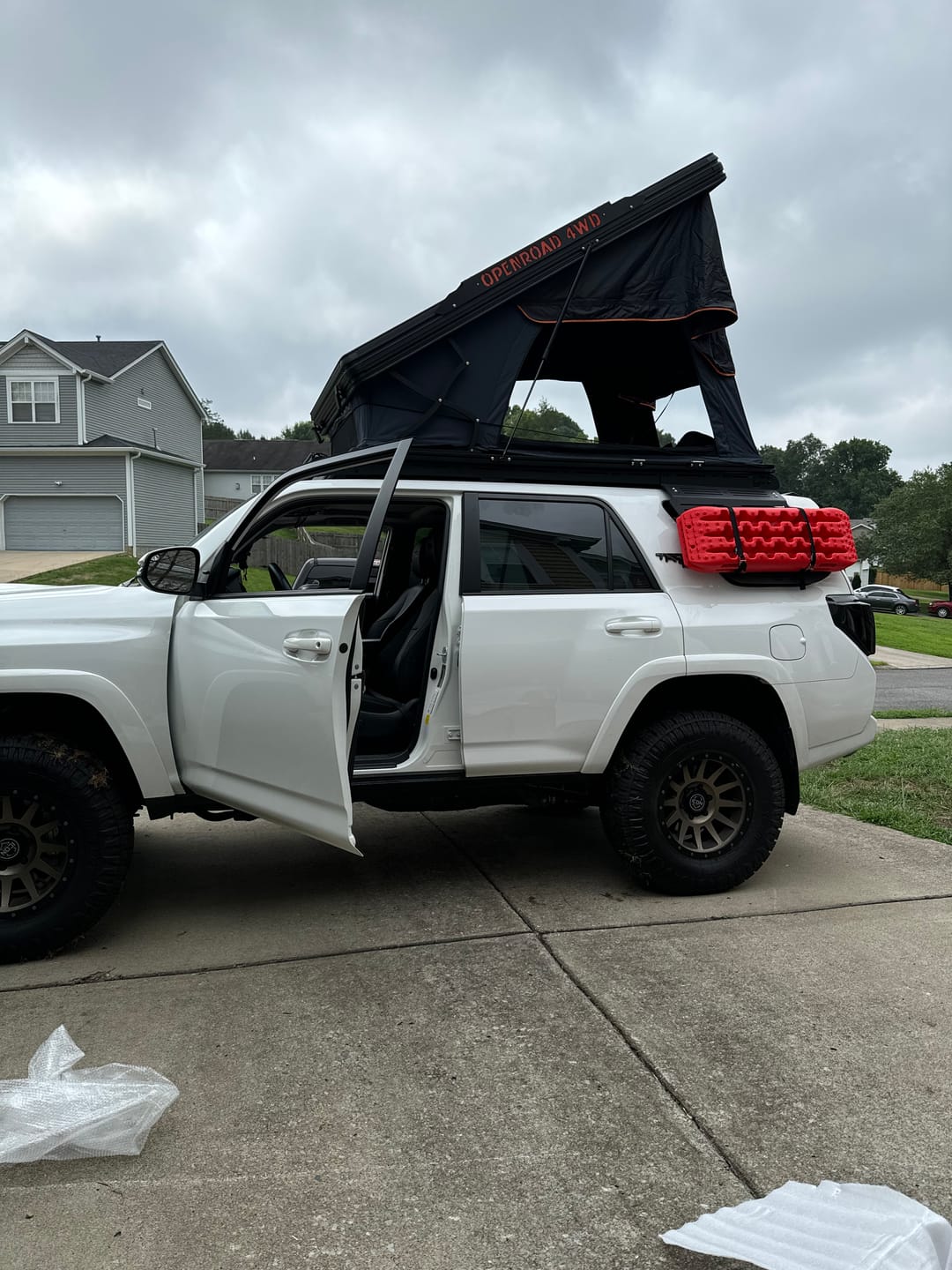 Customer photo review of OPENROAD Aluminum Hard Shell Roof Top Tent-PeakRoof LT V2 Series
