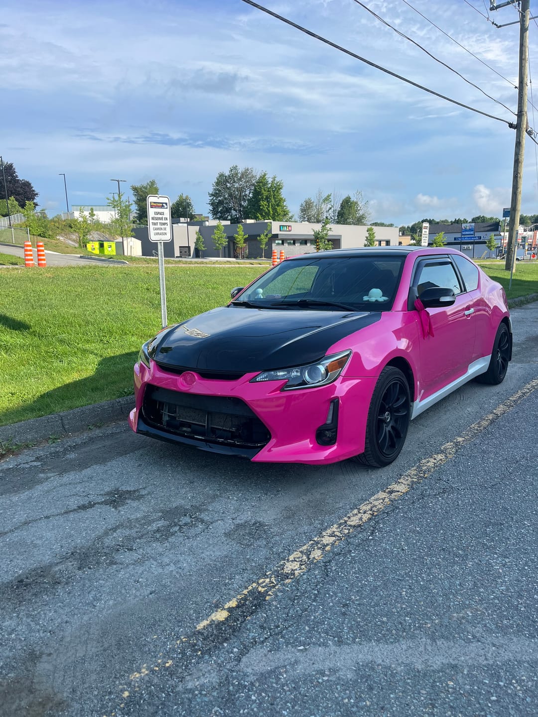 Customer photo review of High Glossy Purple Pizzazz Vinyl Wrap