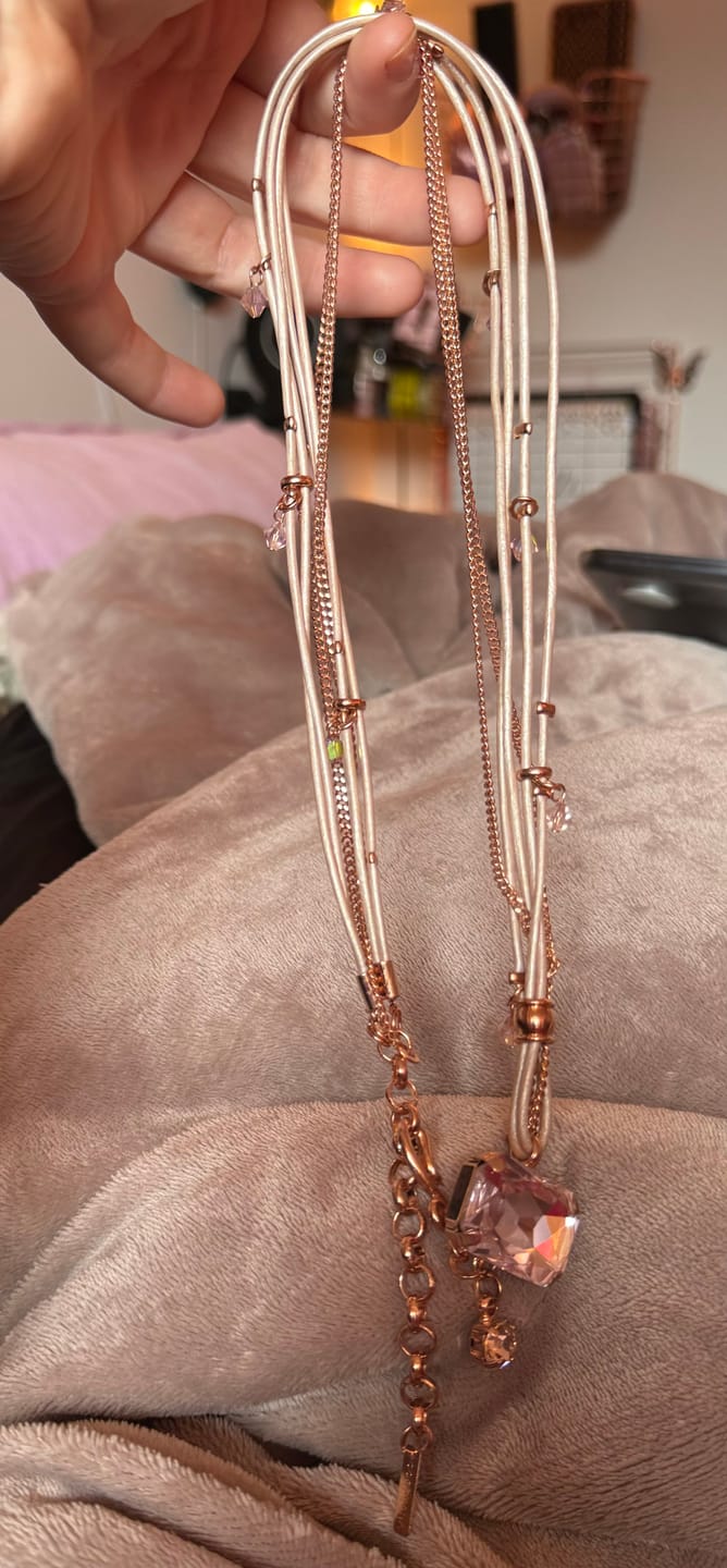 Customer photo review of The Gem Choker Necklace