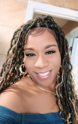 Customer photo review of Salon-level Knotless Boho Locs HD Full Lace Human Hair Boho Curls 80 Strands Braided Wig