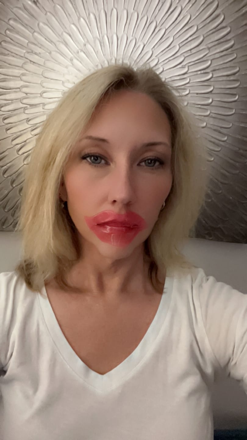 Customer photo review of Lip Mask