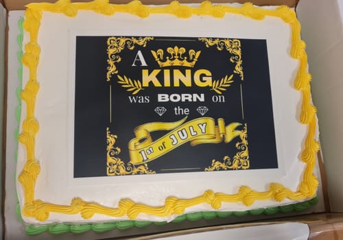 Customer photo review of A4 Rectangle Custom Edible Icing Image