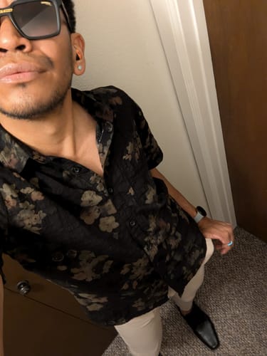 Customer photo review of Men's Short Sleeve Casual Cotton Beach Shirt