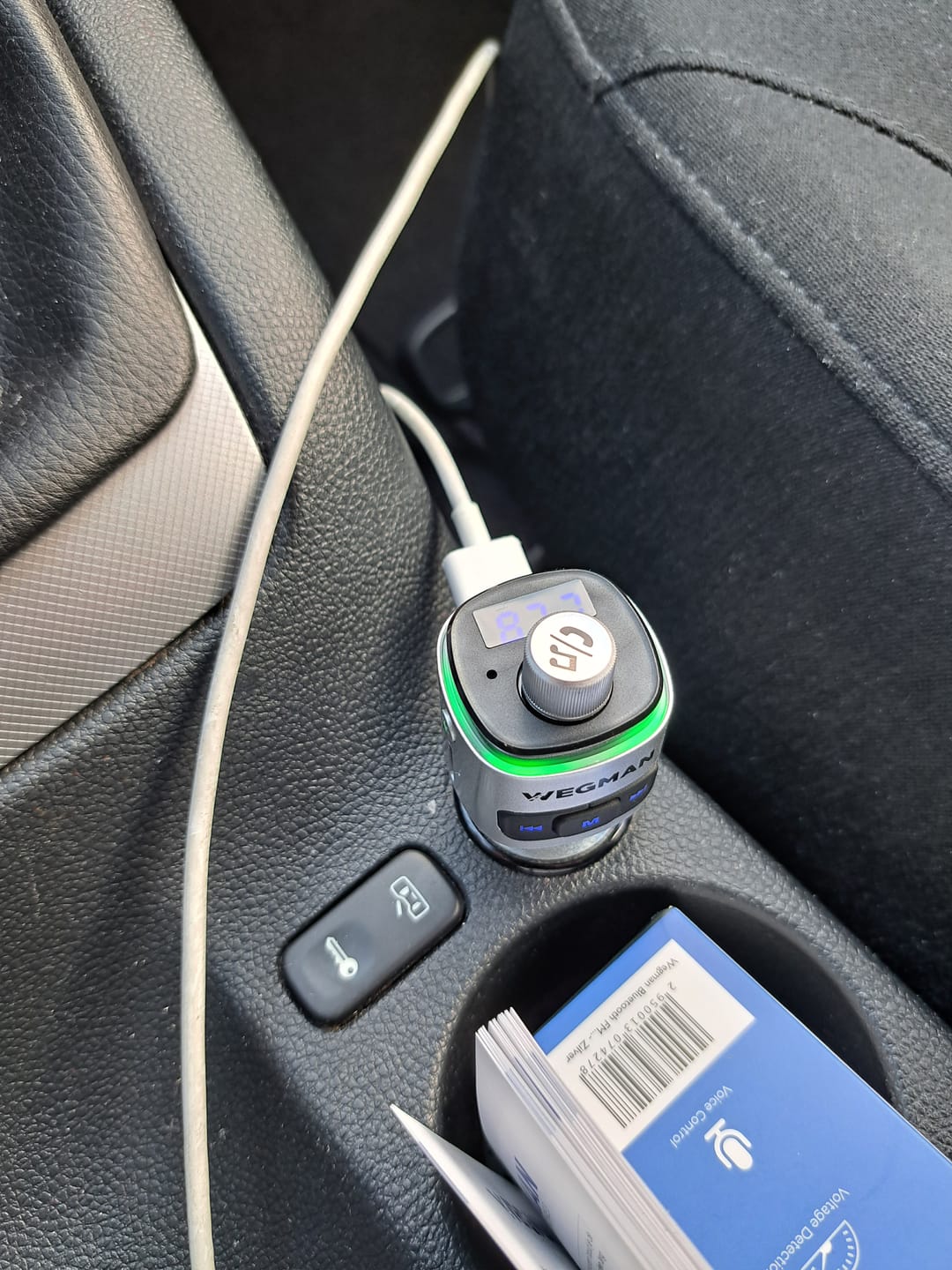 Customer photo review of Wegman Bluetooth FM Transmitter - Bluetooth carkit - Zilver