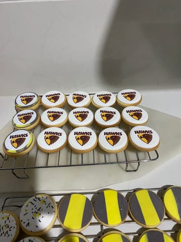 Customer photo review of Hawthorn Hawks AFL Club - Edible Icing Images