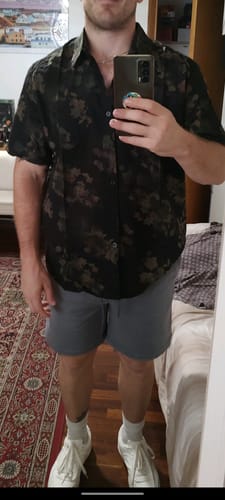 Customer photo review of Chemise de plage décontractée en coton à manches courtes pour hommes